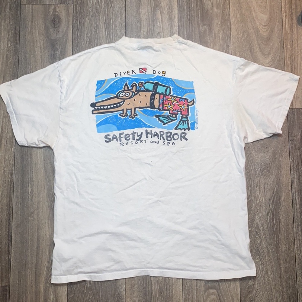 Hanes. Diver Dog short sleeve tee.